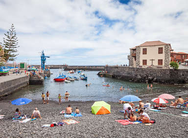 Hafen Puerto Pesquero und Casa de la Real Aduana